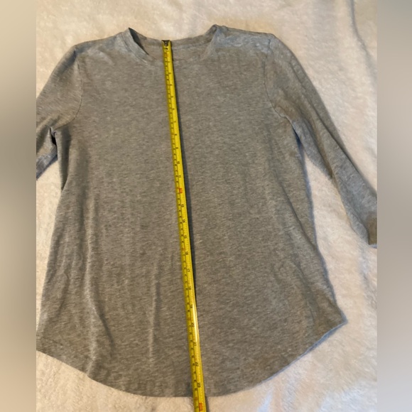 Lululemon long sleeve top gray size M/L - Picture 4 of 6